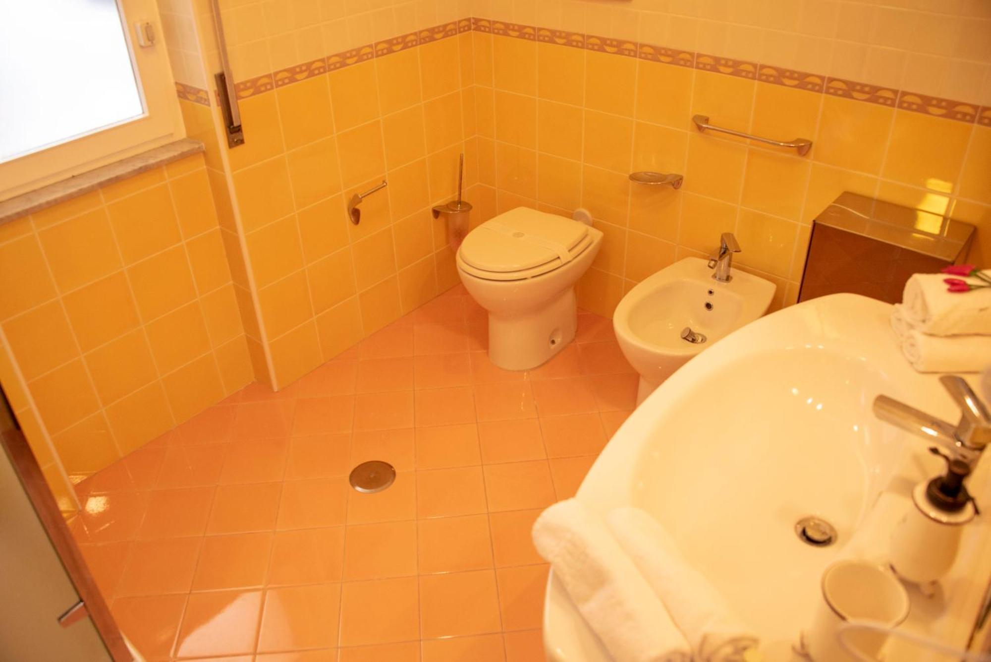 סלרנו Reginella Guest House מראה חיצוני תמונה