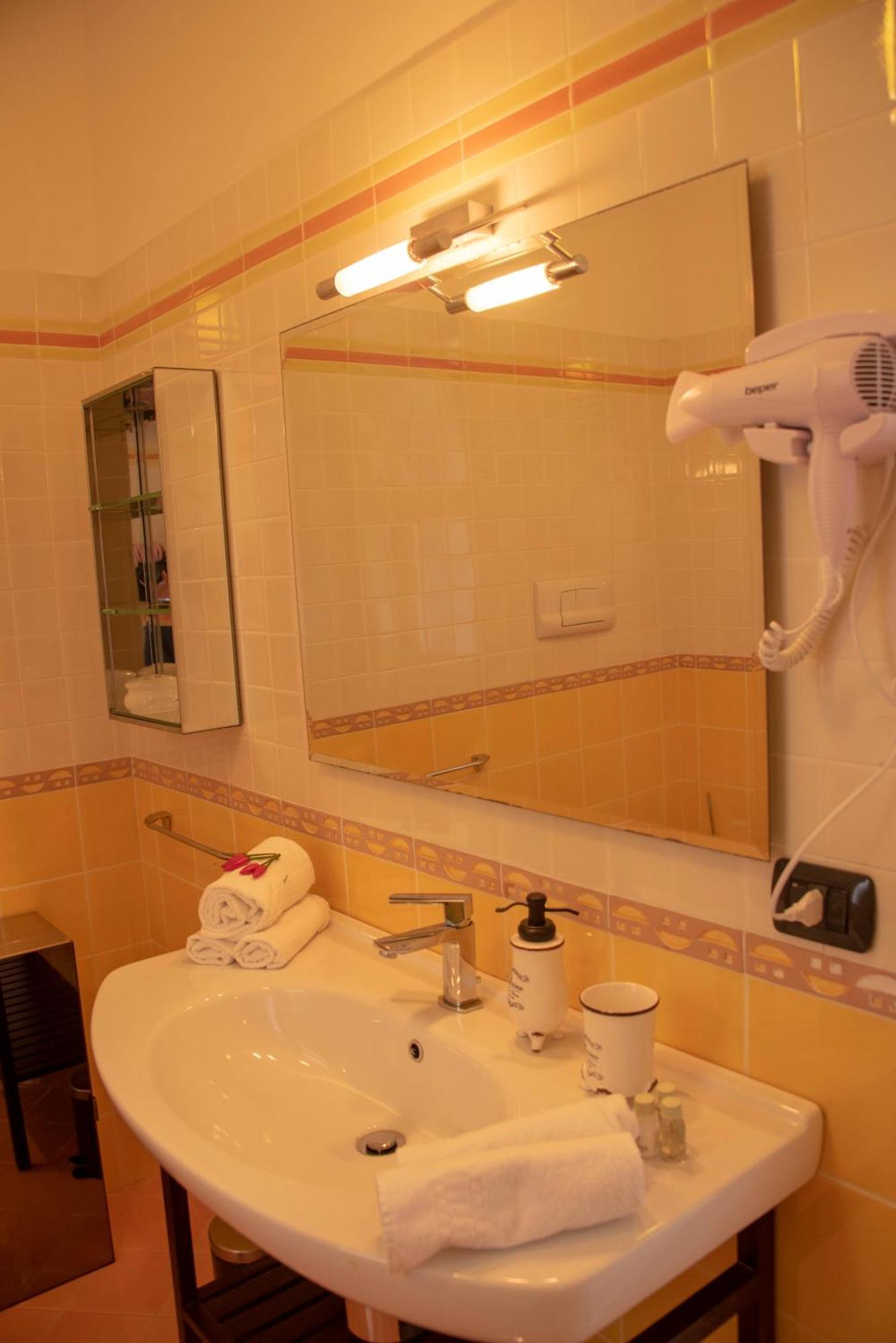 סלרנו Reginella Guest House מראה חיצוני תמונה