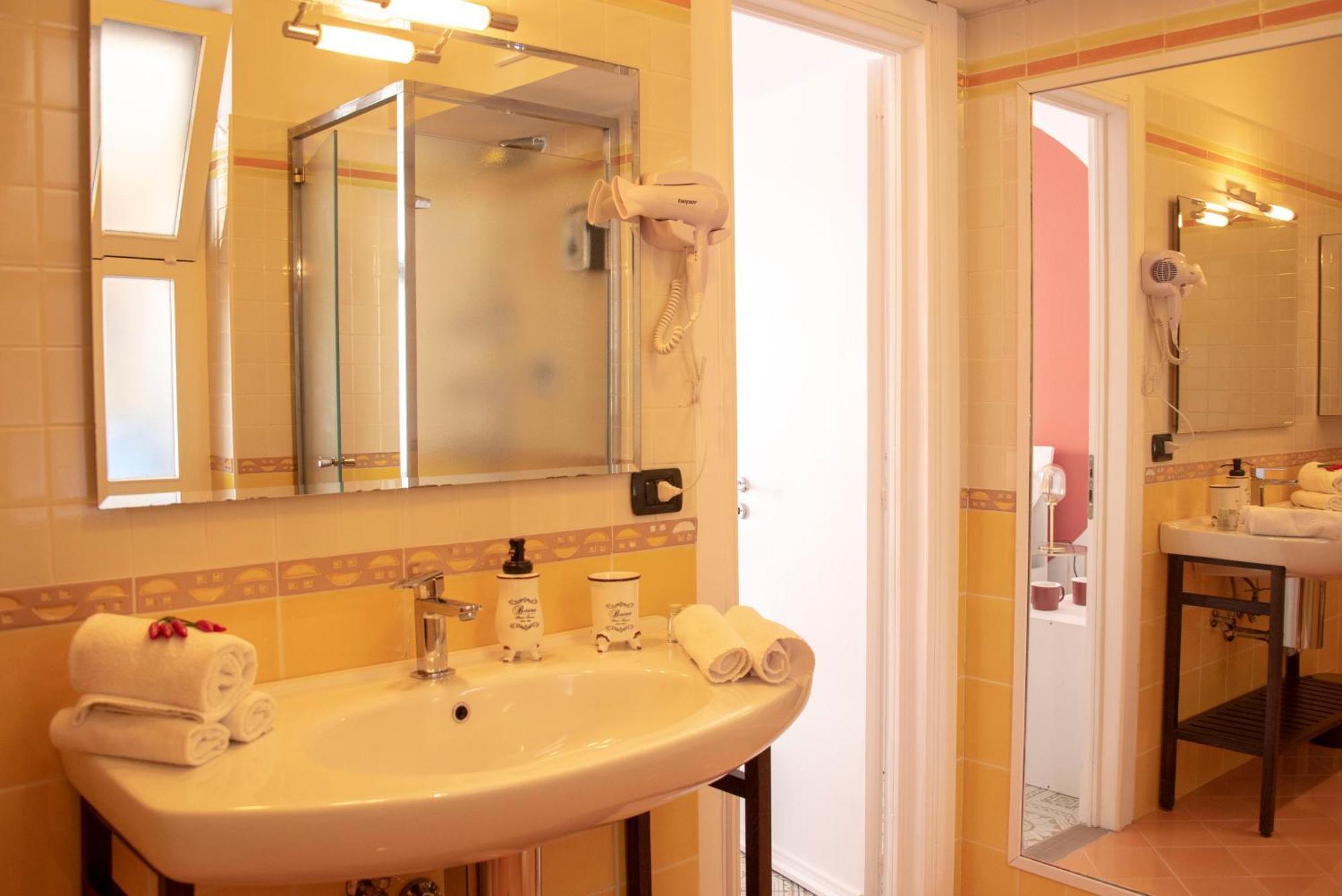 סלרנו Reginella Guest House מראה חיצוני תמונה