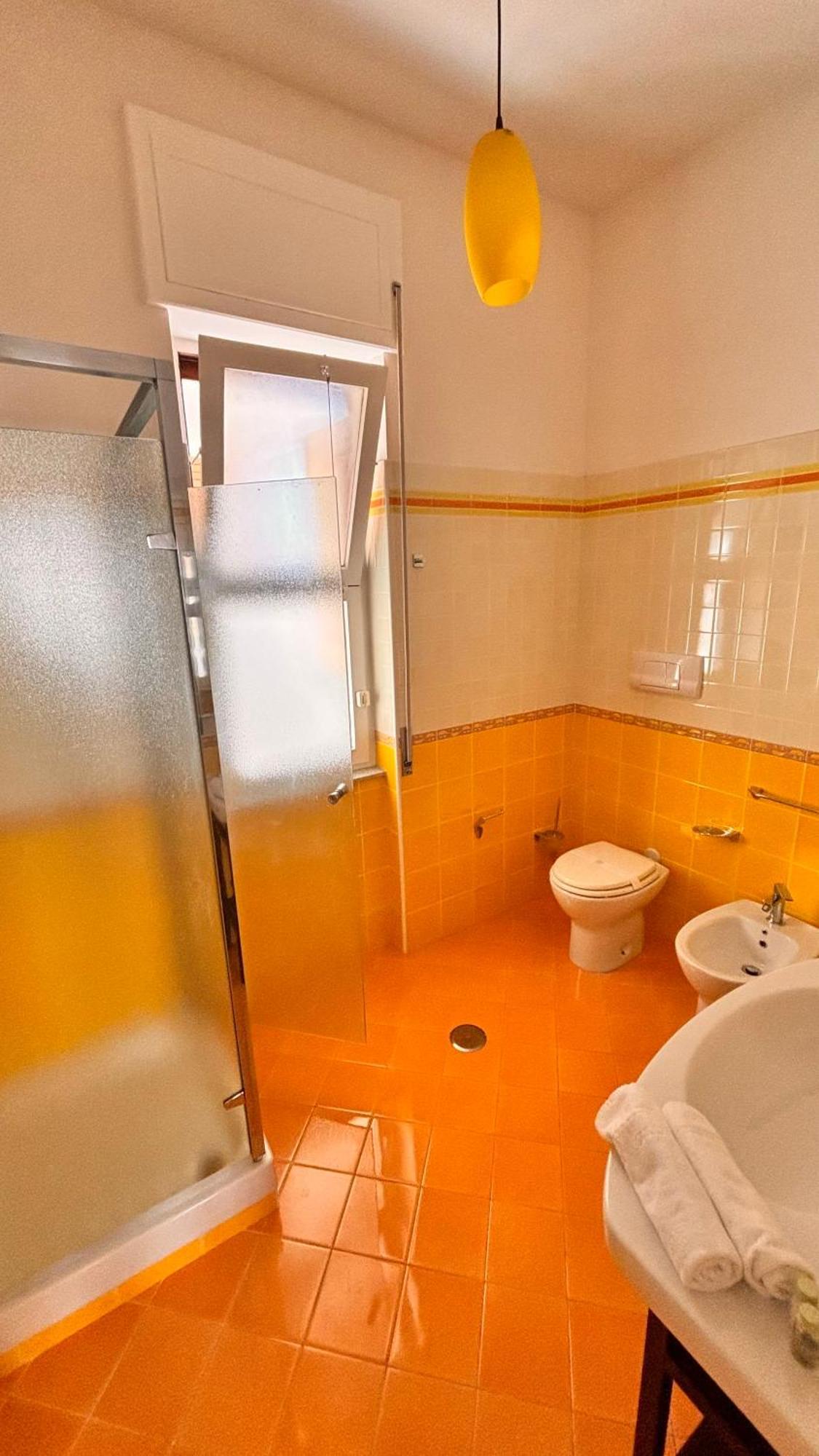 סלרנו Reginella Guest House מראה חיצוני תמונה